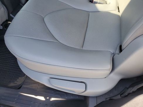 Used 2020 Toyota Highlander Limited AWD/4WD image 16