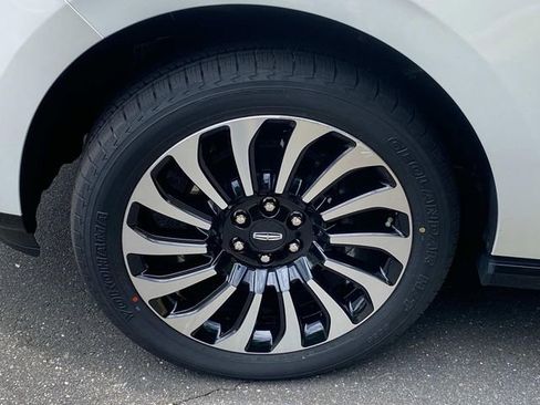 Certified 2024 Lincoln Navigator Black Label AWD/4WD image 6