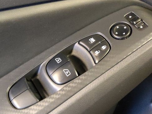 Used 2025 Nissan Altima 2.5 SV FWD image 27