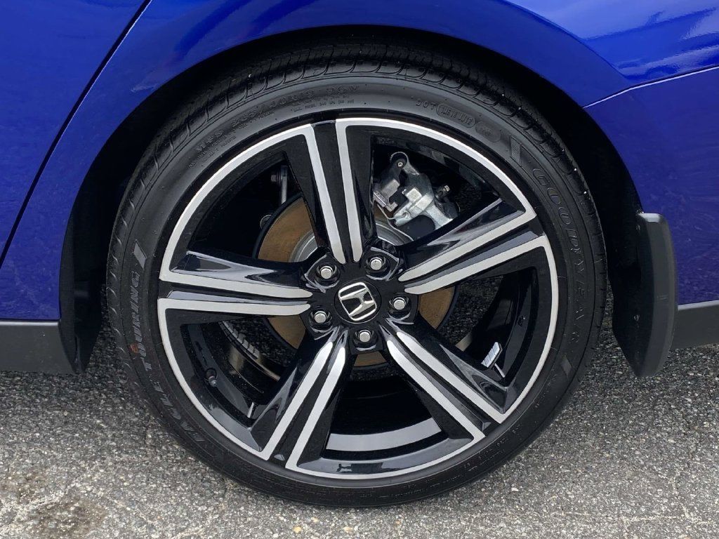 Certified 2025 Honda Accord Sport image 8