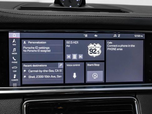 Used 2021 Porsche Panamera image 24