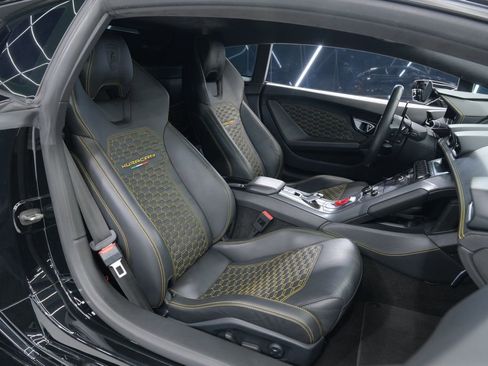 Used 2019 Lamborghini Huracan LP 580-2 image 28