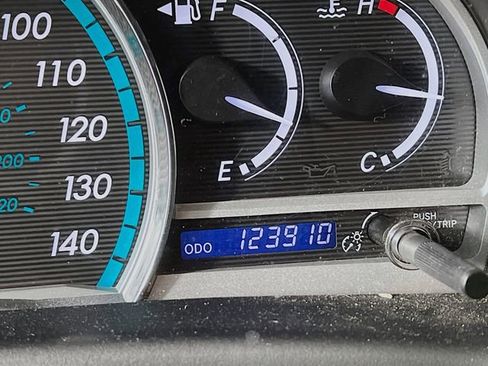 Used 2011 Toyota Venza AWD w/ Convenience Pkg image 9