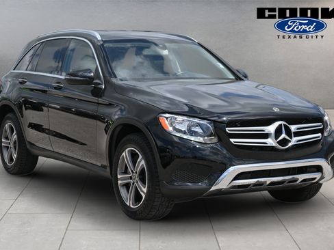 Used 2019 Mercedes-Benz GLC 300 4MATIC image 2