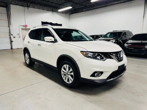 Used 2015 Nissan Rogue SV AWD/4WD image 4