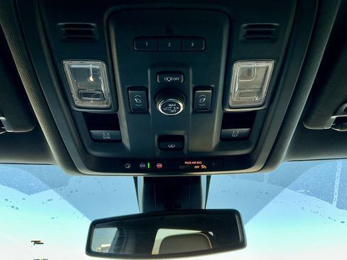 Used 2021 GMC Yukon XL SLT w/ SLT Luxury Plus Package image 34