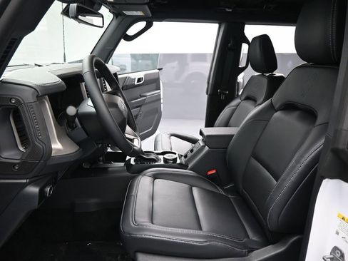 New 2026 Ford Bronco Outer Banks image 9