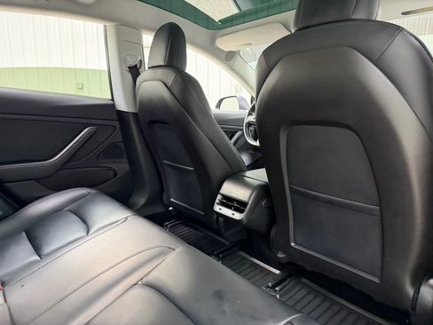 Used 2019 Tesla Model 3 Mid Range image 18