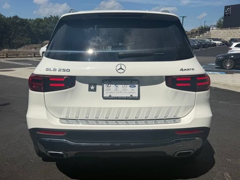Used 2026 Mercedes-Benz GLB 250 4MATIC image 5