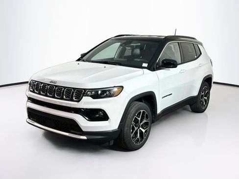 Used 2025 Jeep Compass Limited AWD/4WD image 3