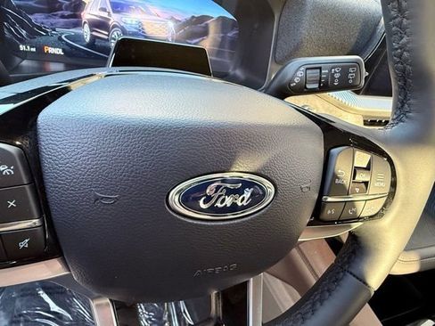 Used 2026 Ford Explorer Platinum w/ LUX Leather Package AWD/4WD image 35