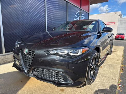 New 2025 Alfa Romeo Giulia AWD image 10