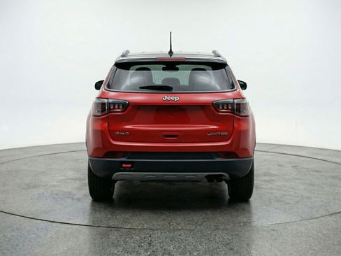Used 2025 Jeep Compass Trailhawk AWD/4WD image 7