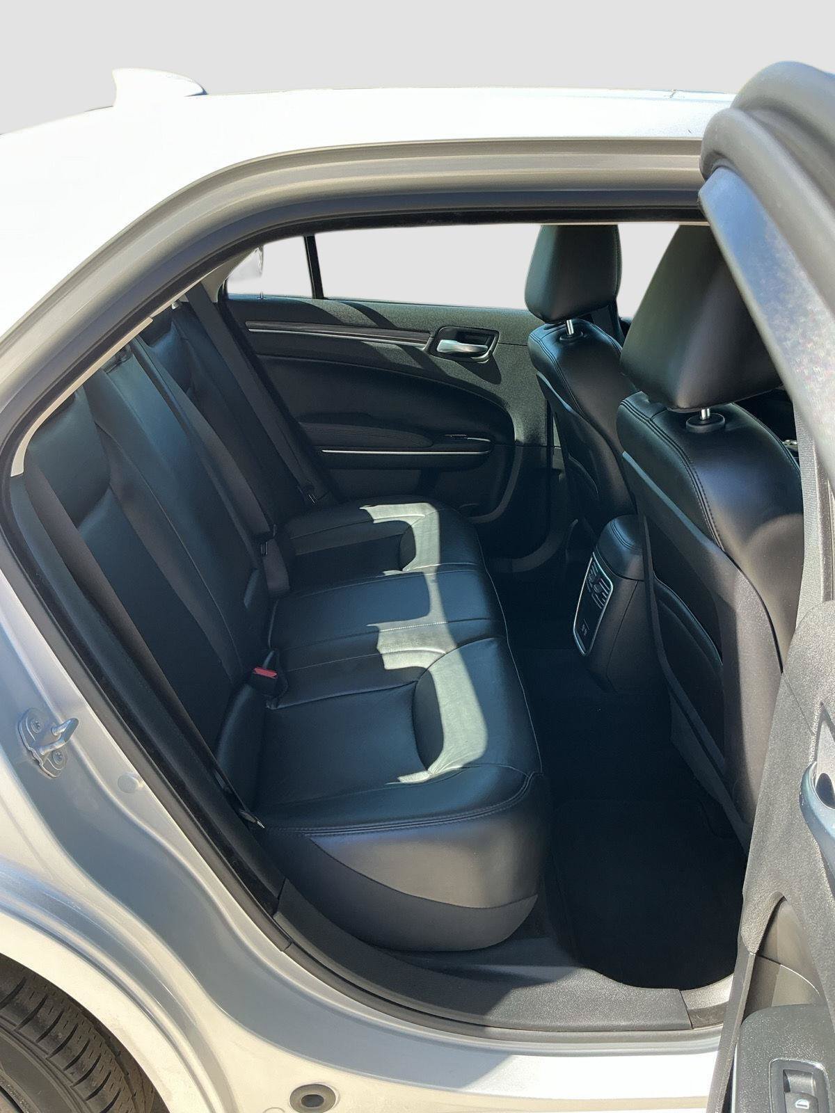 Used 2022 Chrysler 300 Touring L RWD image 23