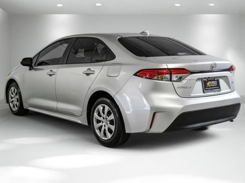 Used 2025 Toyota Corolla LE FWD image 10