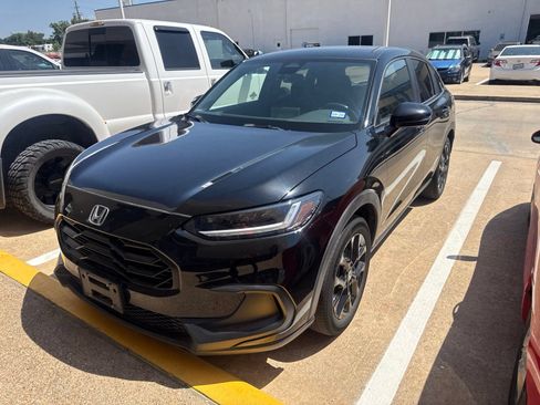 Used 2024 Honda HR-V Sport image 3