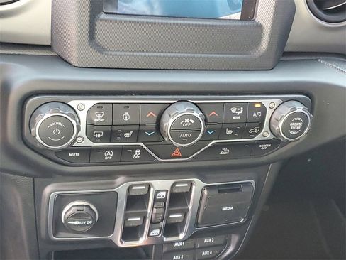 Used 2020 Jeep Gladiator Sport w/ Quick Order Package 24S image 18