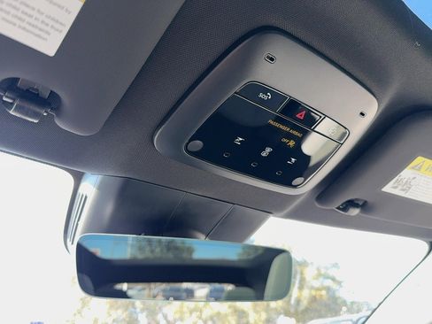 New 2026 Volvo EX30 Plus w/ Protection Package Premier image 22