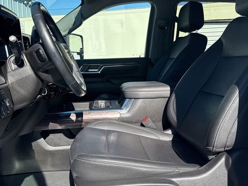 Used 2024 Chevrolet Silverado 2500 LTZ w/ LTZ Convenience Package AWD/4WD image 9