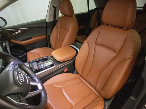 Used 2019 Audi Q8 Prestige w/ Year 1 Package image 19