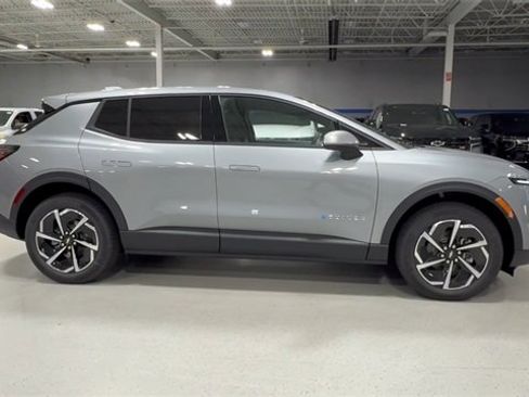 New 2026 Chevrolet Equinox EV LT image 3