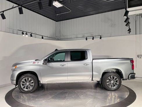 Used 2023 Chevrolet Silverado 1500 RST w/ Convenience Package II image 14