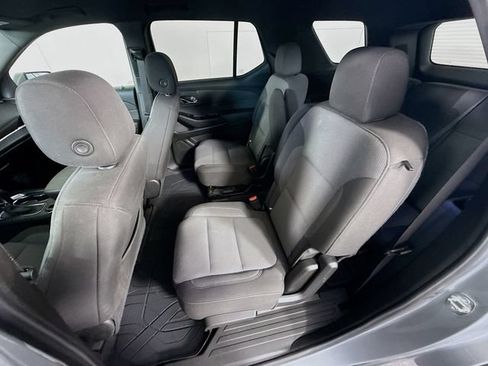 Used 2023 Chevrolet Traverse LT FWD image 27