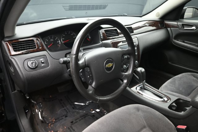 Used 2014 Chevrolet Impala LT w/ LT Sunroof Package FWD image 12