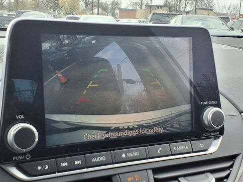 Used 2024 Nissan Altima 2.5 SV image 8