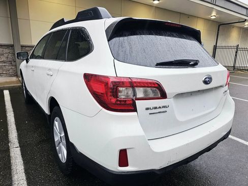Used 2015 Subaru Outback 2.5i Premium AWD/4WD image 3