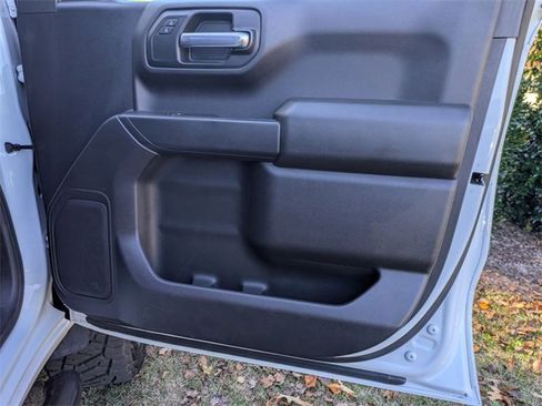 Used 2021 Chevrolet Silverado 1500 Custom image 30
