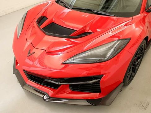 Used 2025 Chevrolet Corvette ZR1 w/ ZR1 Carbon Fiber Aero Package RWD image 4