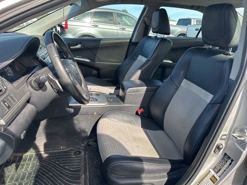 Used 2012 Toyota Camry SE FWD image 13