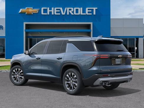New 2026 Chevrolet Traverse LT w/ Sun and Wheel Package FWD image 3