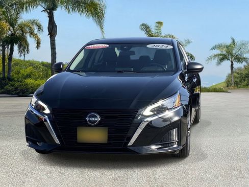 Certified 2024 Nissan Altima 2.5 SV FWD image 7