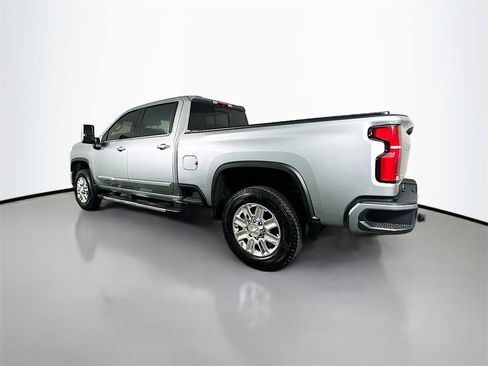 Used 2024 Chevrolet Silverado 2500 High Country image 5