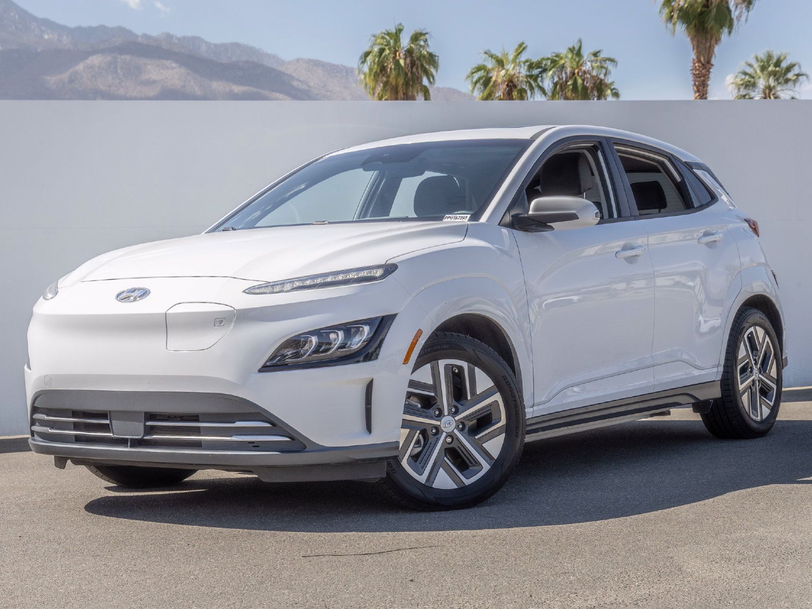 Used 2023 Hyundai Kona Limited FWD image 1
