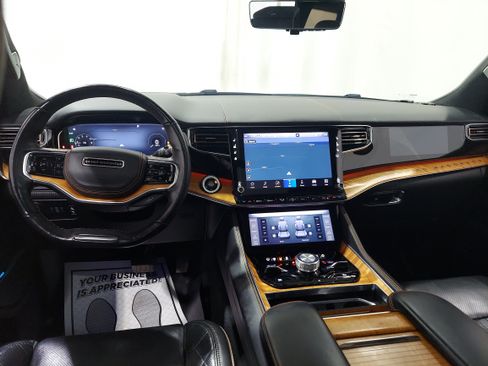Used 2022 Jeep Grand Wagoneer Series III w/ Rear-Seat Entertainment Group AWD/4WD image 8