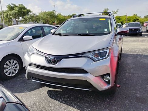 Used 2017 Toyota RAV4 XLE AWD/4WD image 7
