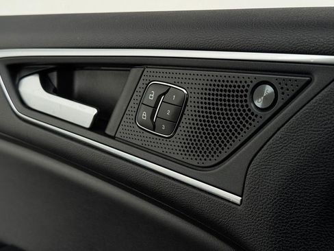 Used 2022 Ford Edge ST image 31