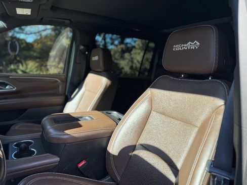 Used 2021 Chevrolet Suburban High Country image 11