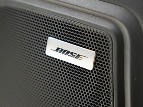 New 2026 Porsche Macan image 17