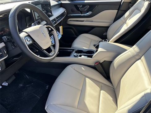 New 2026 Lincoln Corsair Premiere image 23