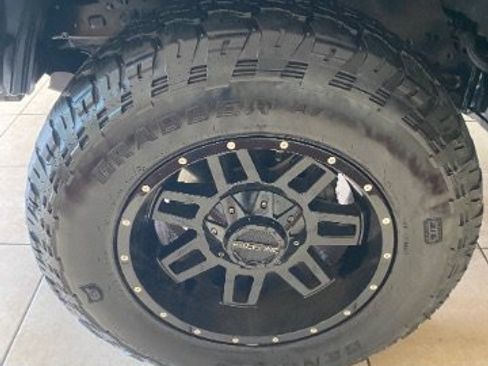 Used 2019 Toyota Tacoma TRD Sport w/ Technology Package RWD image 24