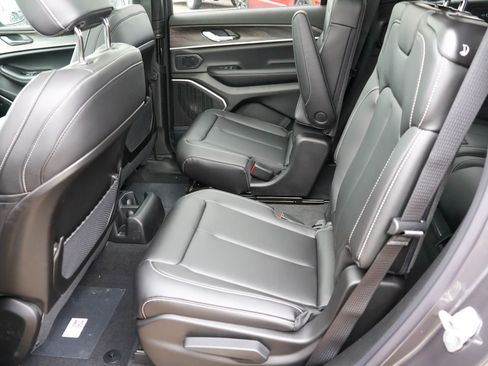 New 2026 Jeep Grand Cherokee L Limited w/ Limited Altitude Package image 17