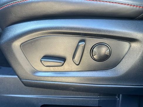 Used 2025 Ford Explorer ST-Line w/ ST-Line Street Pack image 23