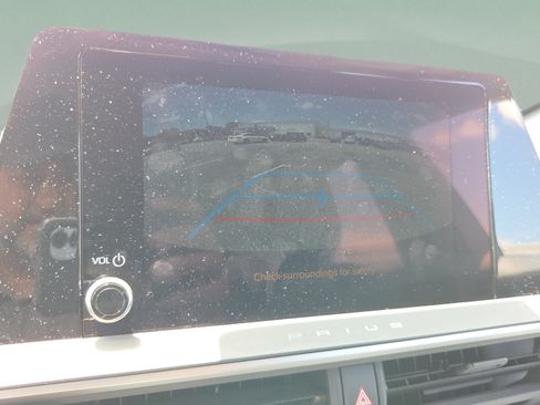 Used 2024 Toyota Prius LE FWD image 21