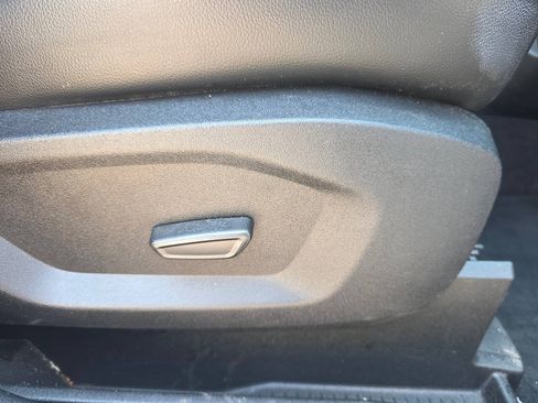Used 2023 Ford Edge SEL AWD/4WD image 32