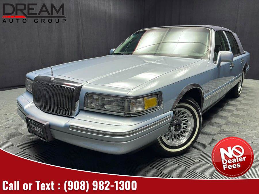 Used 1997 Lincoln Town Car Executive RWD image 1