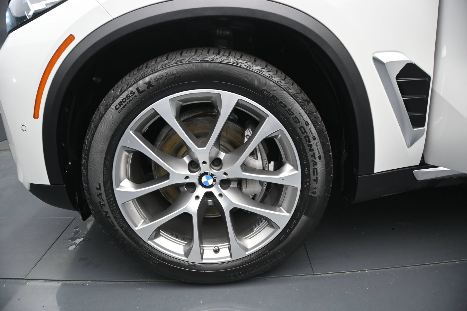 Used 2024 BMW X5 xDrive40i AWD/4WD image 27